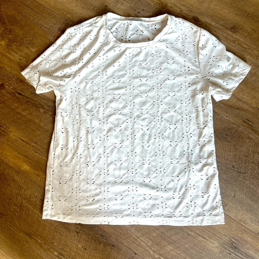 Zara- White Eyelet Women's Top- Medium